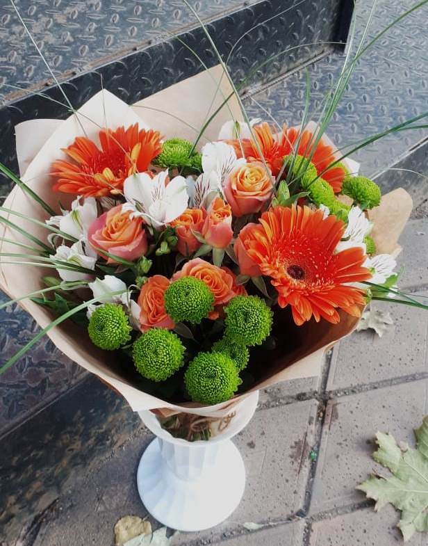 Букет цветов из: Герберы, Хризантемы, Альстромерии и Розы в Югорёнке
