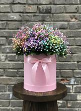 Цветочная композиция из Гипсофила и Розы в шляпной коробке в Югорёнке