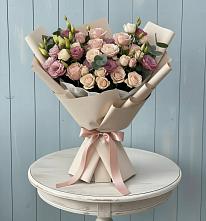 Букет цветов из:  Розы и Лизиантусы в Югорёнке