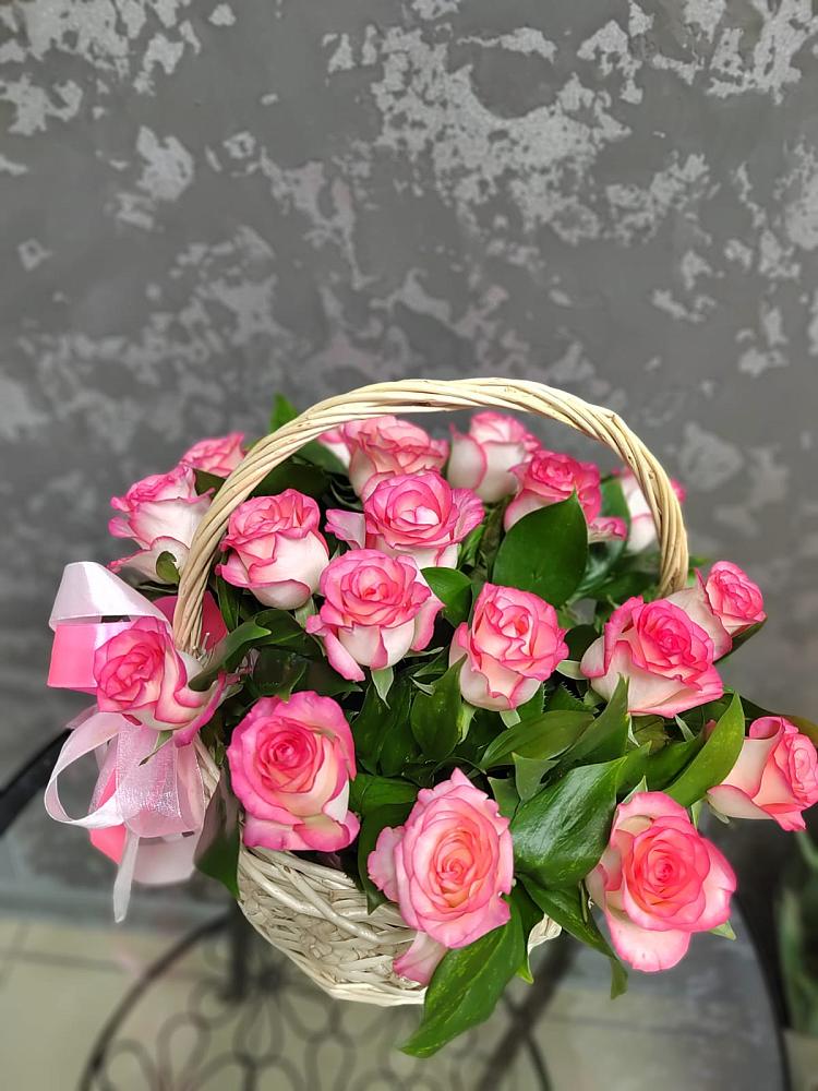 Цветочная композиция из Розы в корзине в Югорёнке