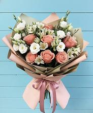 Букет цветов из:  Розы, Альстромерии и Лизиантусы в Югорёнке