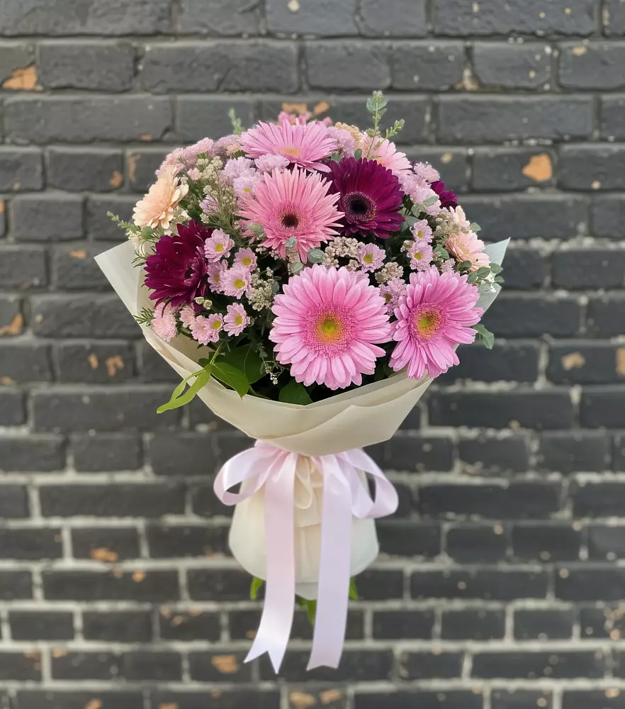 Букет цветов из: Герберы и Хризантемы в Югорёнке