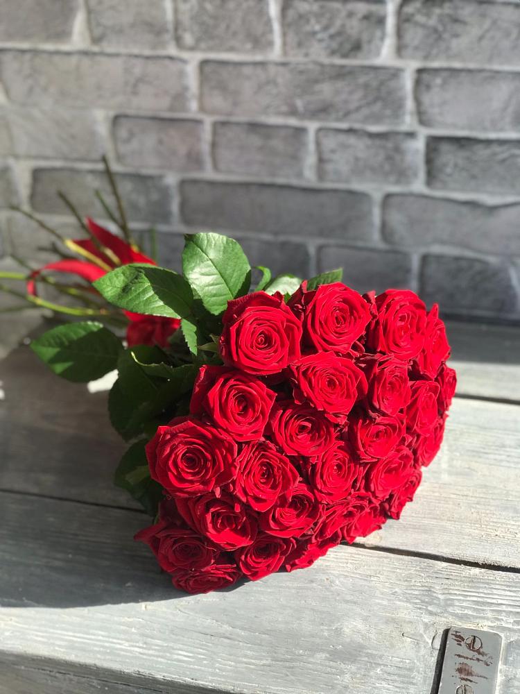 Букет Красные розы Фридом в Югорёнке
