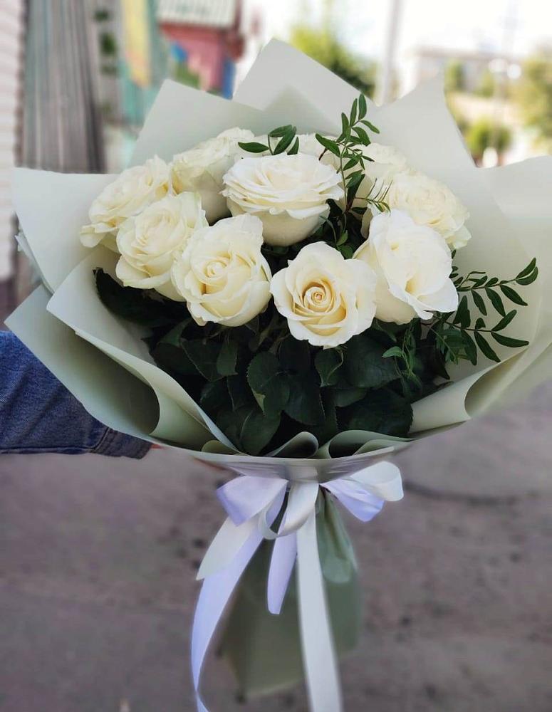 Букет Белые розы Проуд в Югорёнке