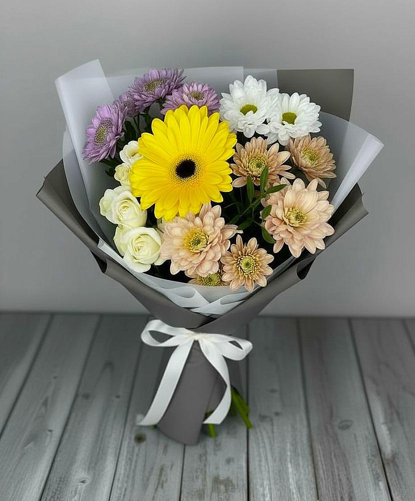 Букет цветов из: Розы, Герберы и Хризантемы в Югорёнке