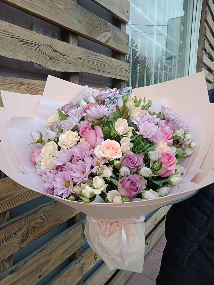 Букет цветов из: Розы и Хризантемы в Югорёнке