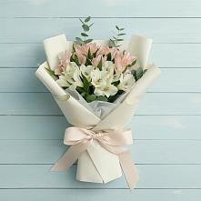 Букет цветов из:  Альстромерии в Югорёнке