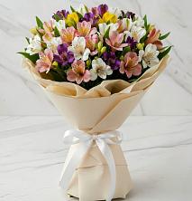 Букет цветов из:  Альстромерии в Югорёнке