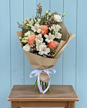 Букет цветов из:  Альстромерии, Лизиантусы, Розы и Хризантемы #REPLACE_PRED# Югорёнке