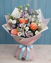 Букет цветов из:  Лизиантусы, Розы, Альстромерии и Гипсофила в Югорёнке
