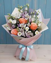 Букет цветов из:  Лизиантусы, Розы, Альстромерии и Гипсофила в Югорёнке