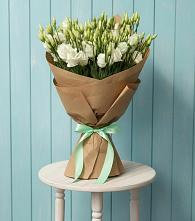 Букет цветов из:  Лизиантусы в Югорёнке