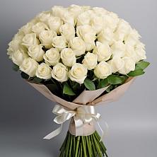 Букет 101 беля роза Белоснежка в Югорёнке