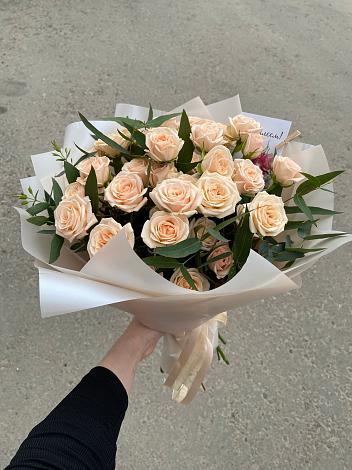 Букет Кремовые розы Латте в Югорёнке