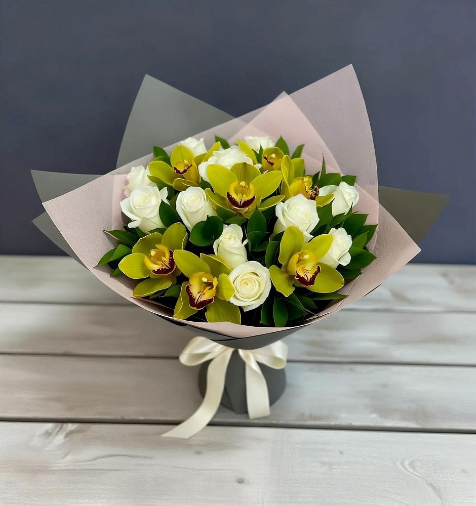 Букет цветов из: Орхидеи и Розы в Югорёнке