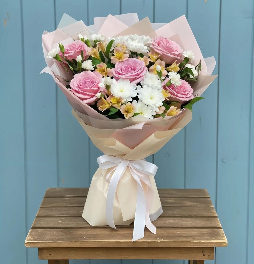 Букет цветов из: Гвоздики, Орхидеи и Розы в Югорёнке