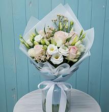 Букет цветов из:  Розы и Лизиантусы в Югорёнке