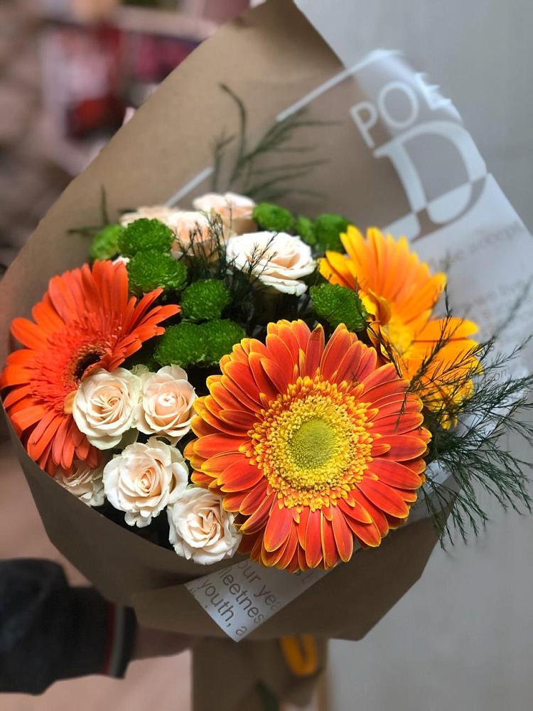 Букет цветов из: Герберы, Хризантемы и Розы в Югорёнке