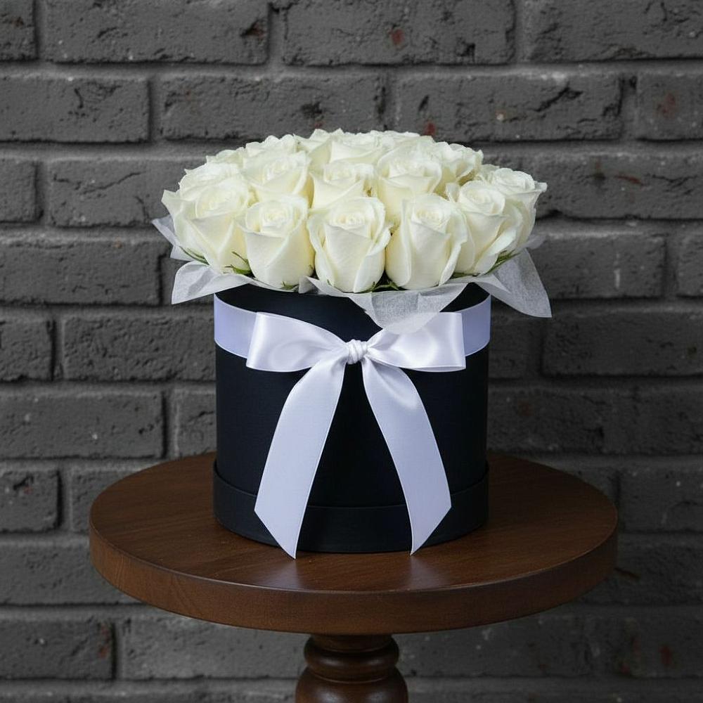 Цветочная композиция из Розы в шляпной коробке в Югорёнке