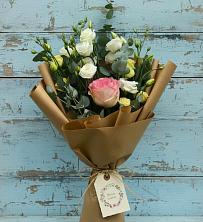 Букет цветов из:  Розы и Лизиантусы в Югорёнке