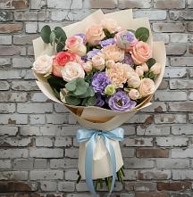 Букет цветов из:  Розы, Лизиантусы и Гвоздики #REPLACE_PRED# Югорёнке