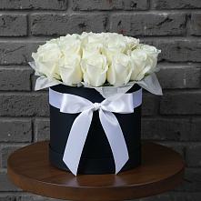 Цветочная композиция из Розы в шляпной коробке в Югорёнке