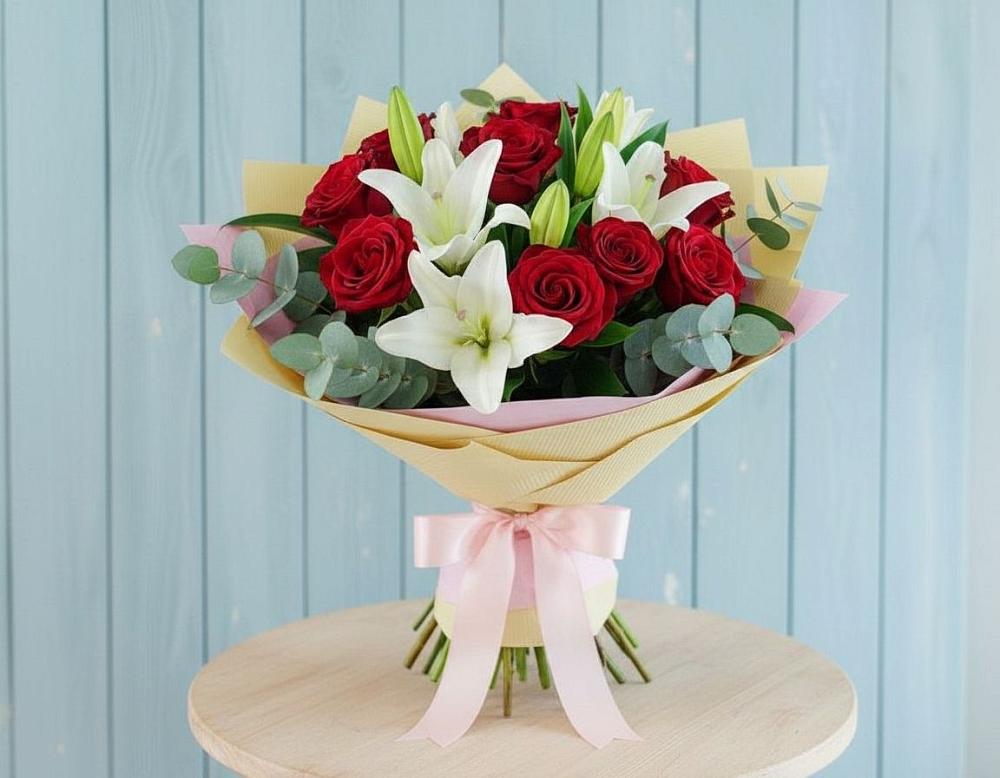 Букет цветов из: Лилии и Розы в Югорёнке