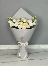 Букет цветов из:  Розы и Лизиантусы в Югорёнке